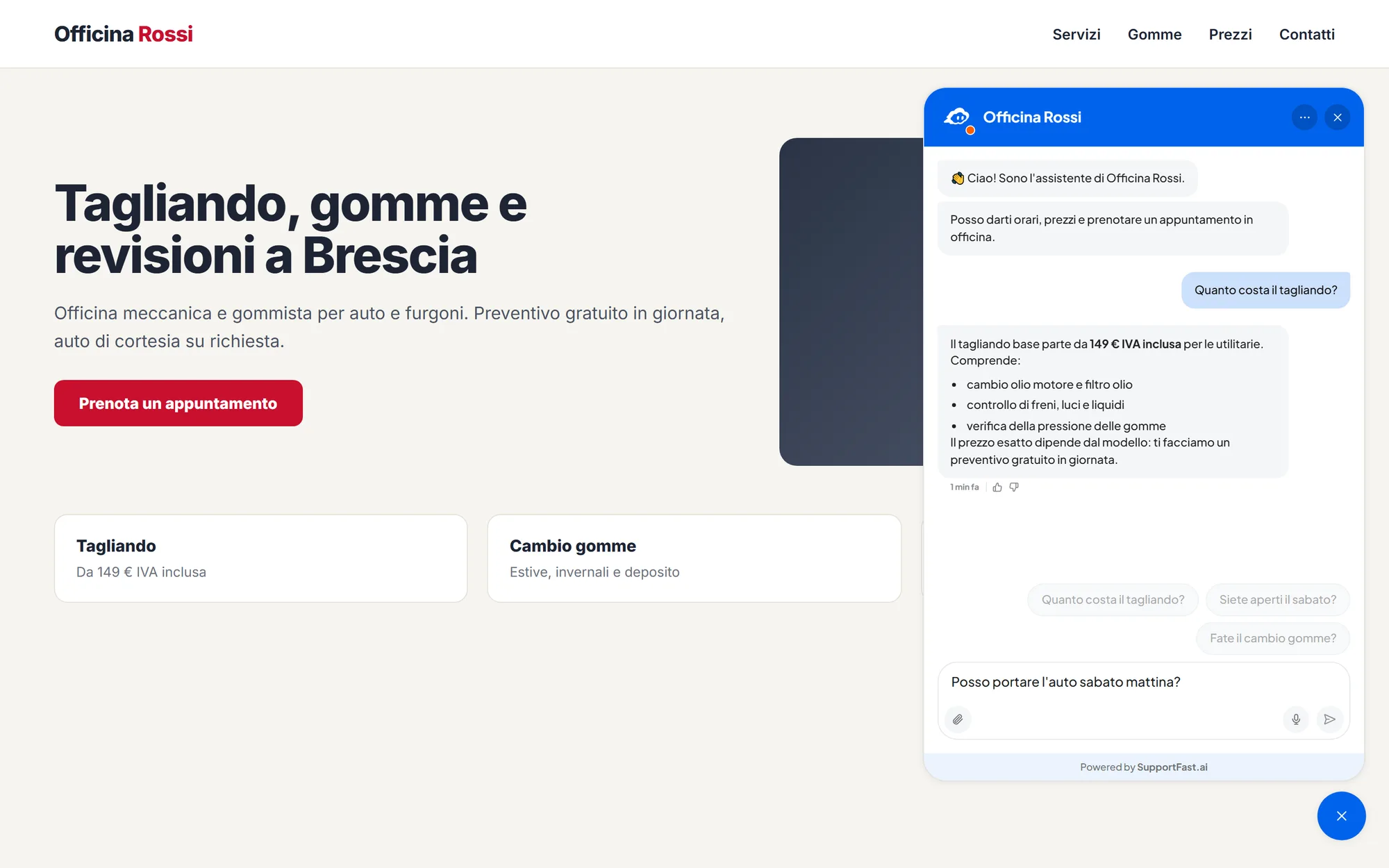 Sito di prova di Officina Rossi con la chat aperta sopra il bottone: intestazione col nome, messaggi di benvenuto, una domanda sul tagliando con la risposta a elenco, le domande suggerite e il campo di scrittura con graffetta e microfono.