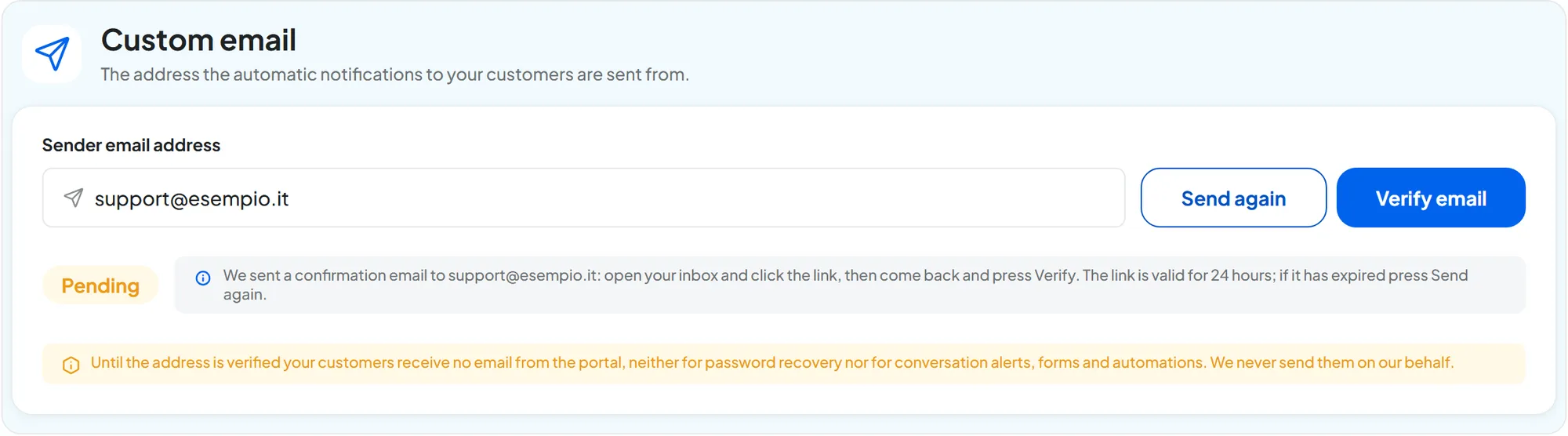 The Custom email panel with support@esempio.it “Pending”, the Send again and Verify email buttons, and the yellow notice about emails that aren't sent.